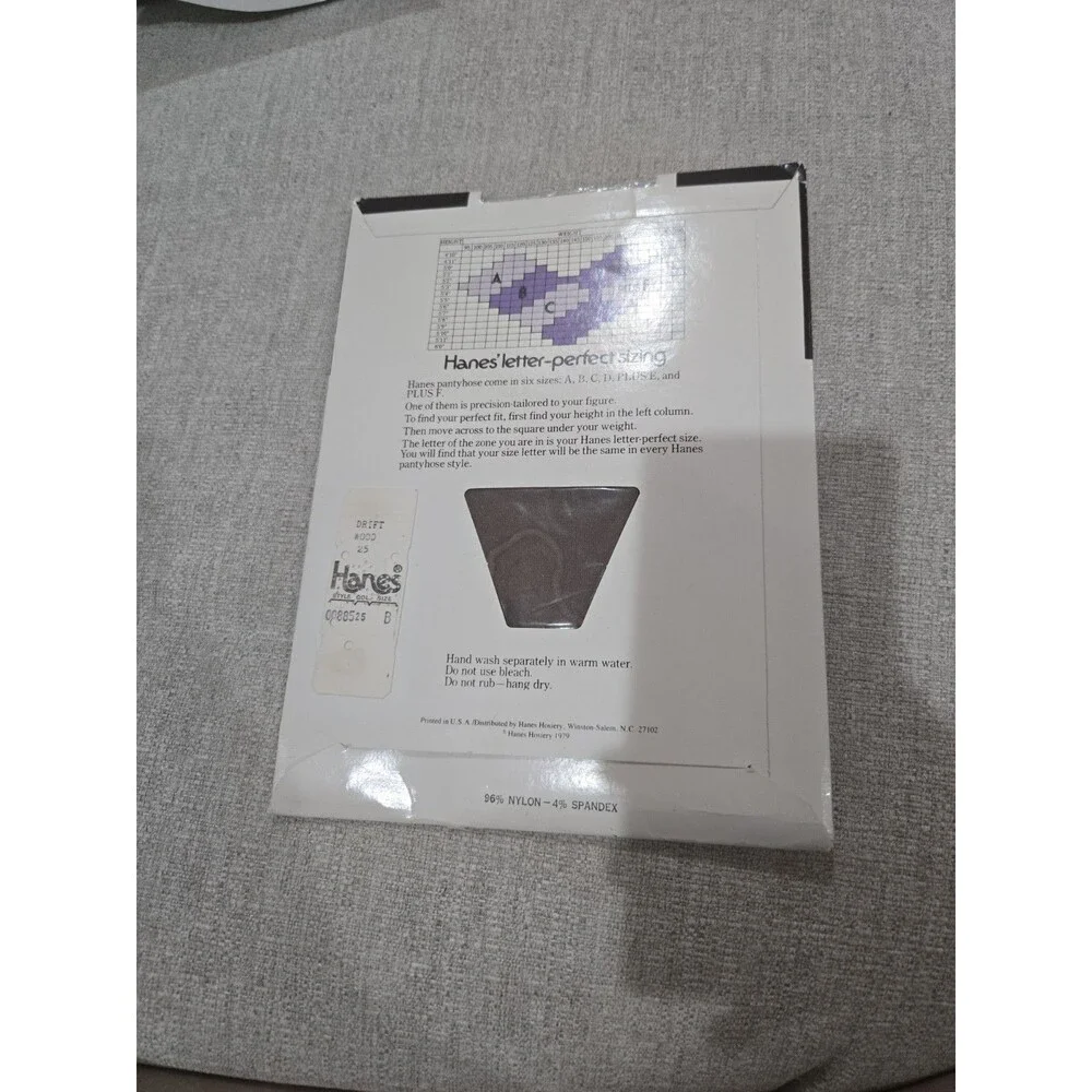 Vintage 1979 Hanes Ultra Sheer Sandalfoot Pantyhose Driftwood Size B Sealed NOS